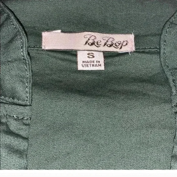 Green mini dress “Annie” style, capped sleeves , v neck sz small, - Picture 3 of 8